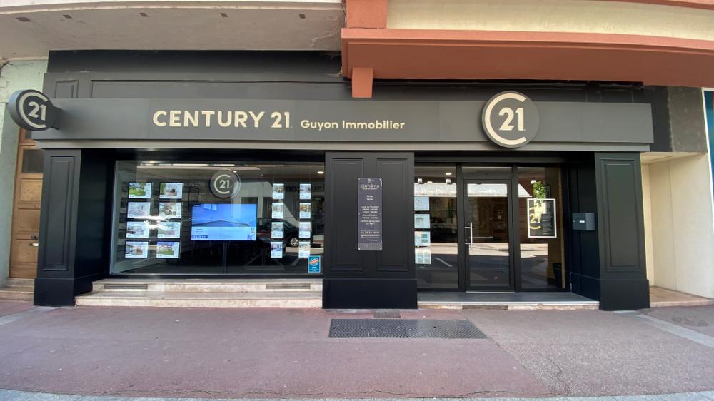 l'équipe de l'agence Guyon Immobilier