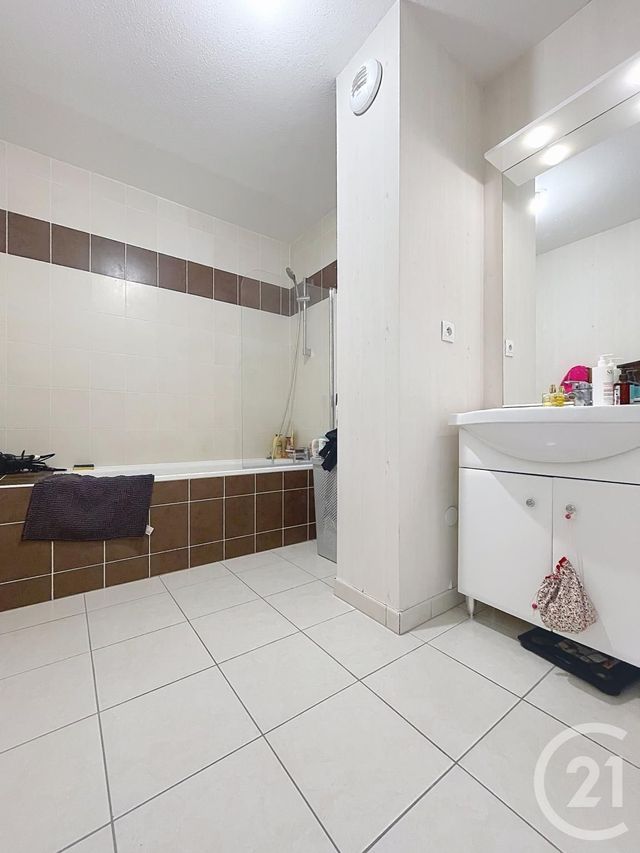 Appartement F2 bis à vendre - 3 pièces - 52.9 m2 - GOLBEY - 88 - LORRAINE - Century 21 Guyon Immobilier